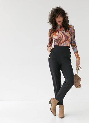 Базові жіночі штани із золотими ґудзиками — чорний колір, s (є...3 фото