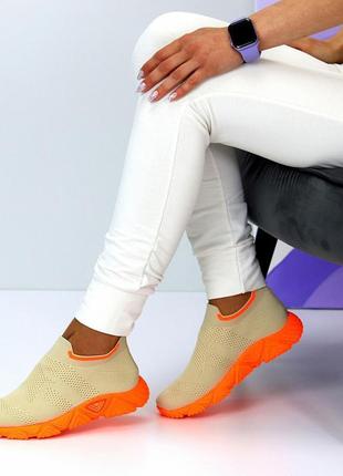 Яскраві літні еластичні текстильні бежеві кросівки в асортименті9 фото