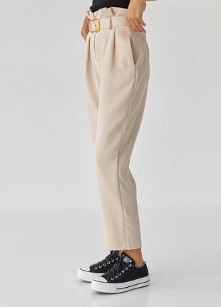 Жіночі класичні штани з поясом — бежевий колір, s (є розміри)7 фото