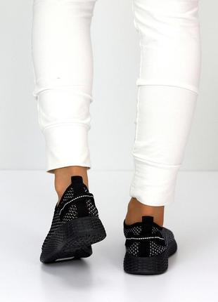 Невагомі еластичні жіночі чорні літні повітропроникні кросівки...2 фото
