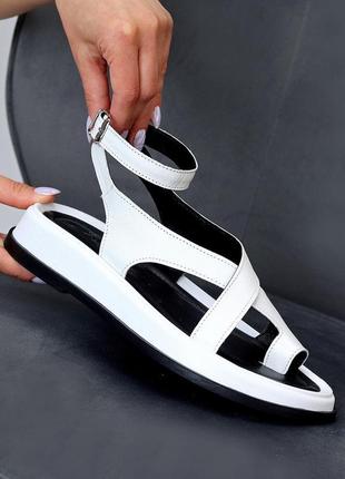 Дизайнерські білі шкіряні жіночі босоніжки через палець натура...