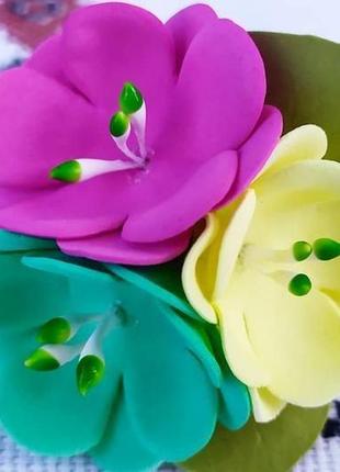Резиночки з яскравим букетиком квітів3 фото