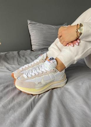 Кроссовки nike vaporwaffle sacai sail gum3 фото