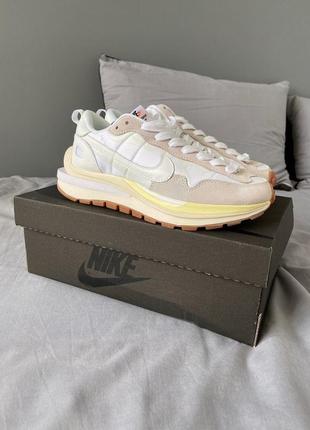 Кроссовки nike vaporwaffle sacai sail gum