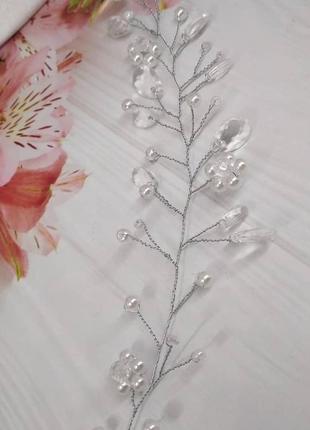 Ніжна гілочка у зачіску