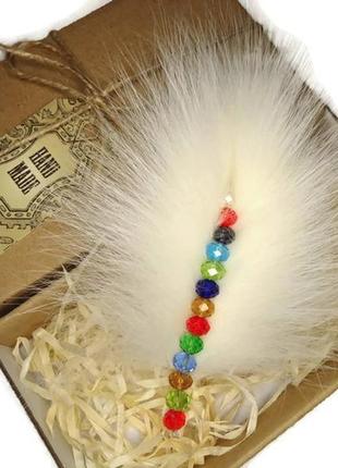 Хутряна брошка пір'їнка з кришталевими намистинами. feather brooch black fur with crystal beads.5 фото