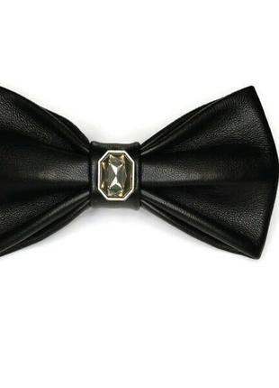 Черный кожаный галстук-бабочка с кристаллом. black leather bow tie with crystal2 фото