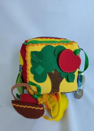 Развивающий сенсорный кубик 8