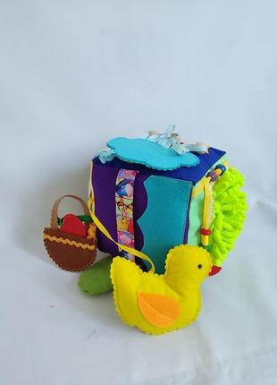 Развивающий сенсорный кубик 9