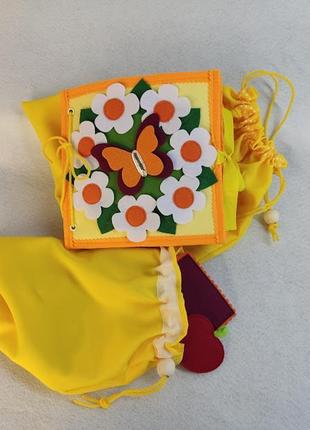 Развивающая книжечка из ткани и фетра для девочки