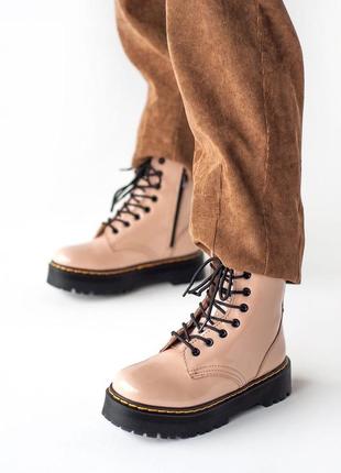 Нереально крутые женские ботинки dr. martens jadon patent beige зимние бежевые