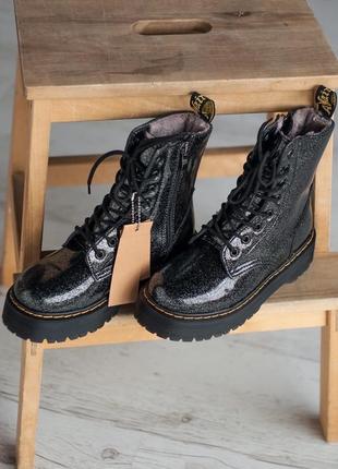 Нереальные шикарные женские ботинки dr. martens jadon black galaxy зимние космос8 фото