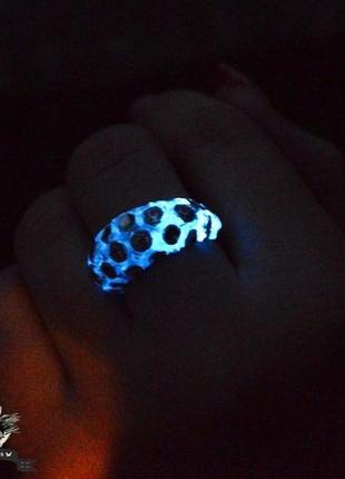 Уникальное серебряное кольцо "садоліт" которая светится в темноте3 фото