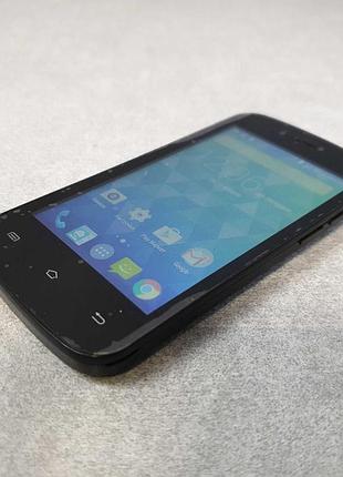 Мобільний телефон смартфон б/у gigabyte gsmart essence 4 2
