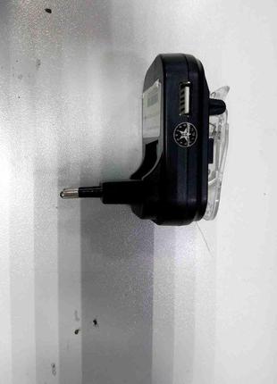 Зарядні пристрої та адаптери для мобільних телефонів б/в уніве...