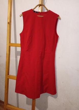 Новое с этикеткой красное платье 46,48,50 размер