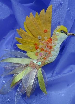 Текстильная брошь "желтая колибри"4 фото