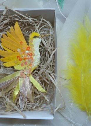 Текстильная брошь "желтая колибри"3 фото