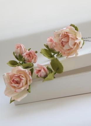 Цветы в прическу. шпильки с  розовыми цветами. заколка с розочками.3 фото