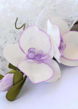 Заколка с бело сиреневыми орхидеями. свадебная веточка с орхидеями. орхидея в прическу.7 фото