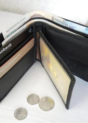 Шкіряний чоловічий гаманець на кнопці в коробці стильний гаман...