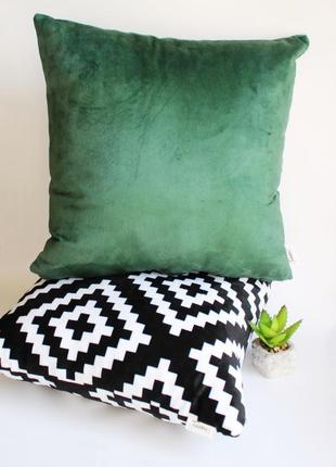 Геометрія подушка блакитна, подарунок на новосілля, плюшева зелена подушка чорно-біла4 фото