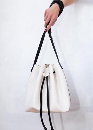 Женская кожаная сумка bucket bag (с косметичкой)4 фото