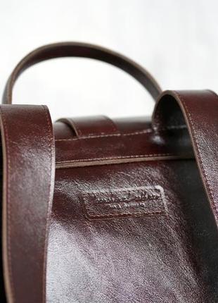 Великий шкіряний рюкзак trevel коричневого кольору3 фото