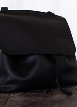 Шкіряна сумка passion на плече чорного кольору