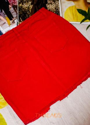 Червона джинсова спідниця з лампасами4 фото