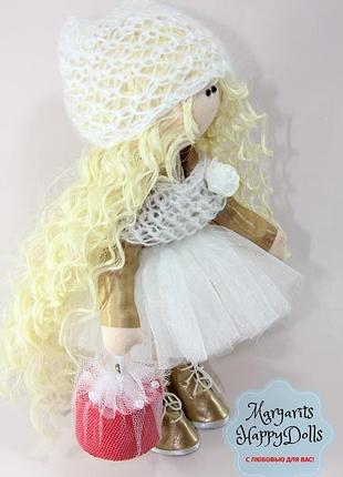 Интерьерная текстильная куколка блондинка в золотом с подарком