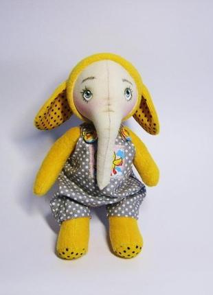 Мягкая игрушка слоник, маленький флисовый желтый слоник в комбинезоне3 фото