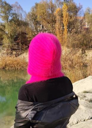 Тренд вязаный капор ангора насыщенного розового цвета тёплая шапка-капюшон цвета фуксия3 фото
