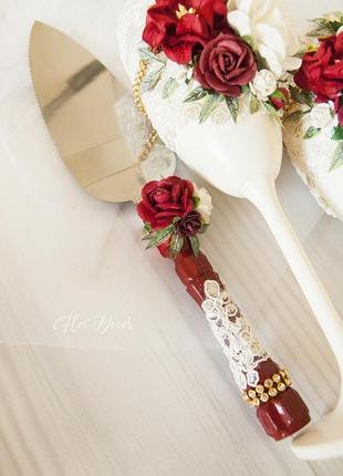 Бордовый нож и лопатка для торта / ніж і лопатка для весільного торту / приборы для торта марсала2 фото