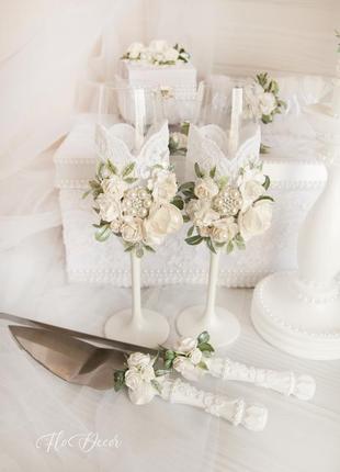 Весільний набір білий із квітами4 фото