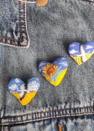 Текстильна брошка синьо-жовте серце з соняшником4 фото