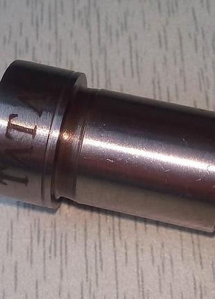 Розпилювач форсунки три отвори r180 (8 к. с.)