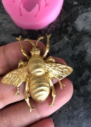Формочка силиконовая "пчела" - диаметр молда 5см2 фото
