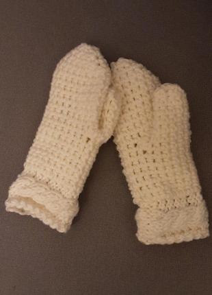 Варежки рукавицы вязаные белые варежки женские с косой3 фото