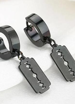 Сережки з підвіскою лезо чорні з нержавіючої сталі. модні сережки з лезом бритви в стилі панк1 фото