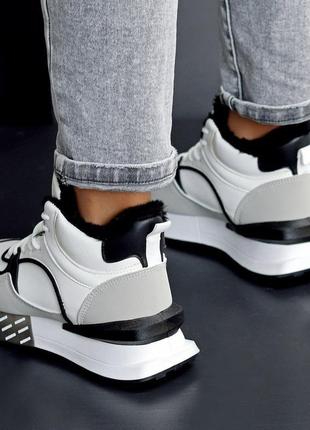 Стильні кросівки хайтопи у біло-сірому кольорі шкіряні4 фото