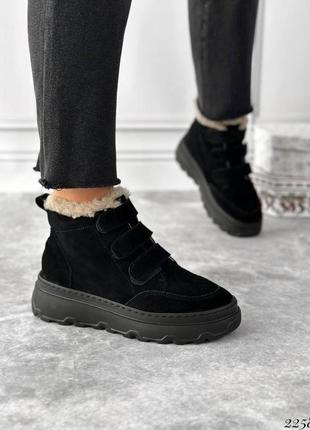 Зимові черевики на липучках замшеві у чорному кольорі3 фото