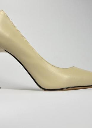Туфлі човники жіночі шкіряні бежеві на високих підборах з загостреним носиком m701-02a-yp1114 brokolli 3372