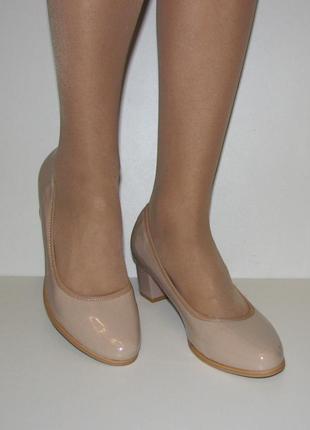 Класичні туфлі жіночі темно бежеві на середньому каблуці розмір .3 фото