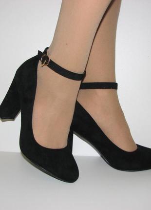 Ошатні жіночі чорні туфлі на високому каблуці ремінець пряжка ...2 фото