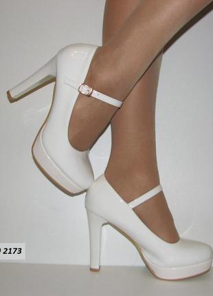 Жіночі туфлі білі для нареченої ошатні на стійкому каблуці...