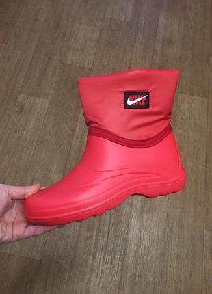 Дутики сноутбутси червоні пінка гумові чоботи 40