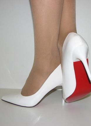 Білі лакові туфлі човники висока шпилька розмір 384 фото