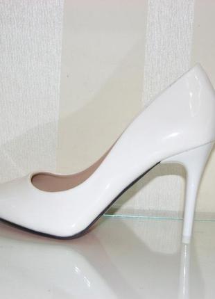 Білі лакові туфлі човники висока шпилька розмір 387 фото