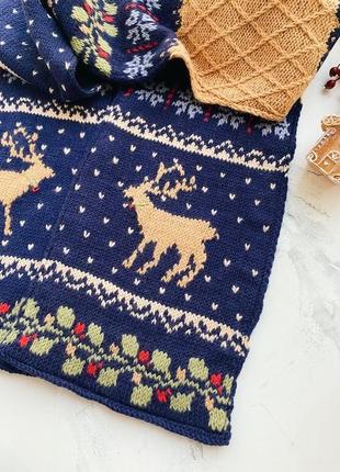 Вязаный комплект шарф и шапка с оленями «рождественская ночь «2 фото